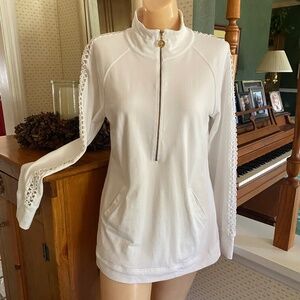 LILLY PULITZER SKIPPER POPOVER WITH "LACE" SLEEVES - RESORT WHITE - SIZE M